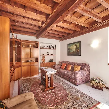 Casa Mocchetti Holiday home *
